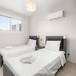 Downtown Stadium 3 Bedroom