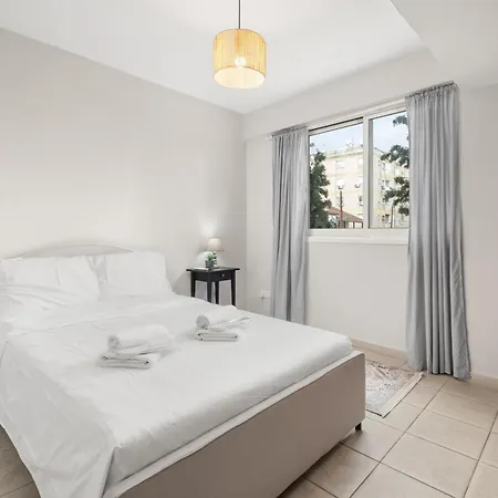 Downtown Stadium 3 Bedroom *